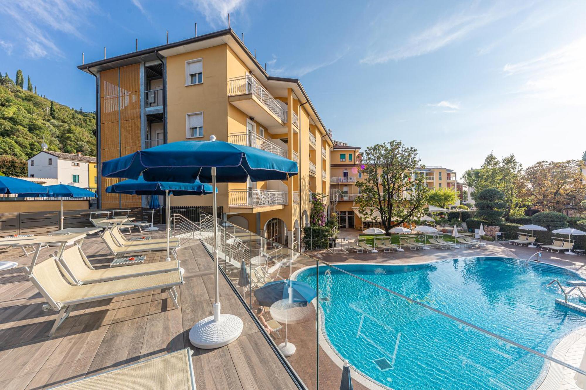 Hotel Bisesti ***S Garda  Exterior photo