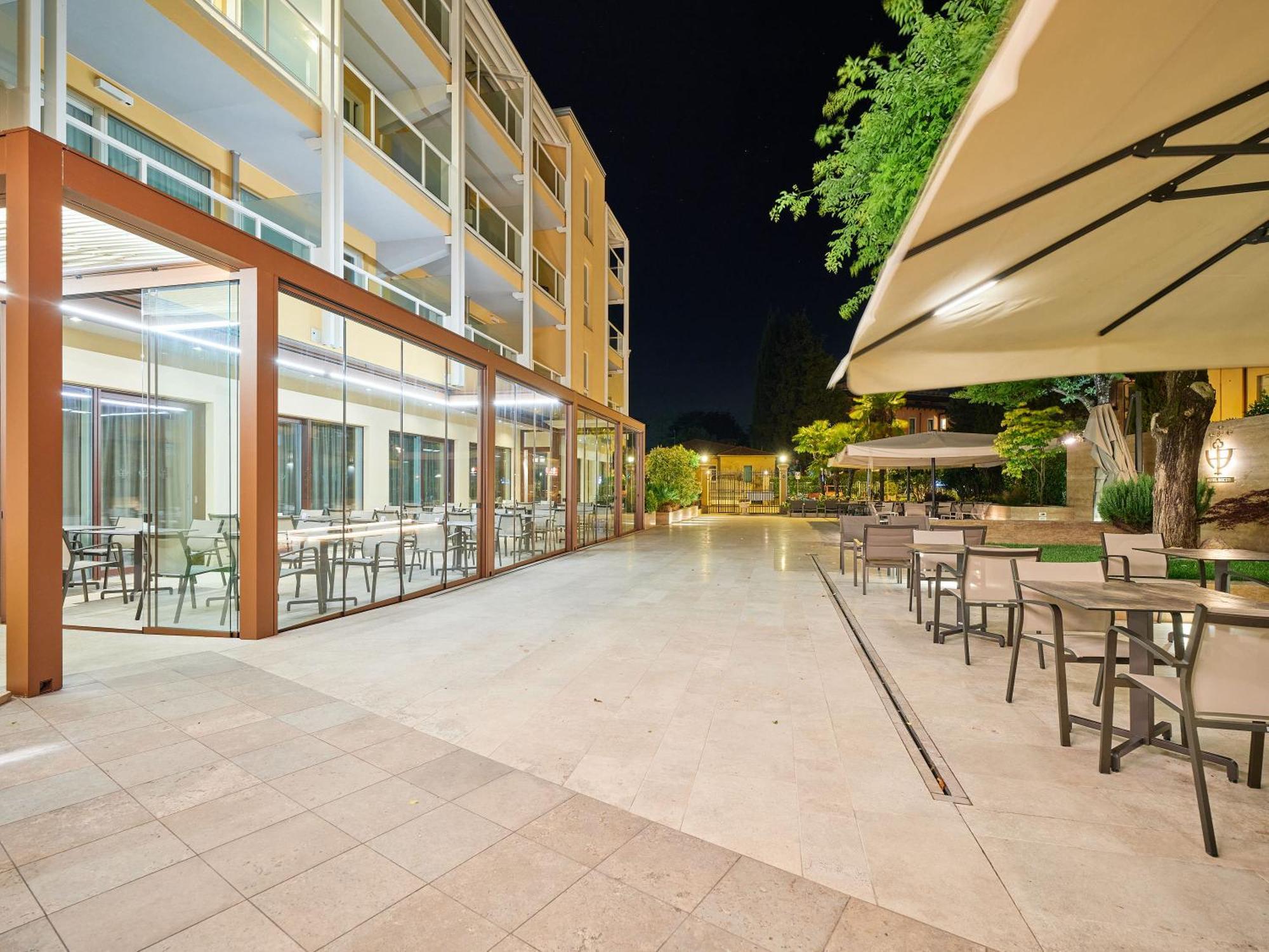 Hotel Bisesti ***S Garda  Exterior photo