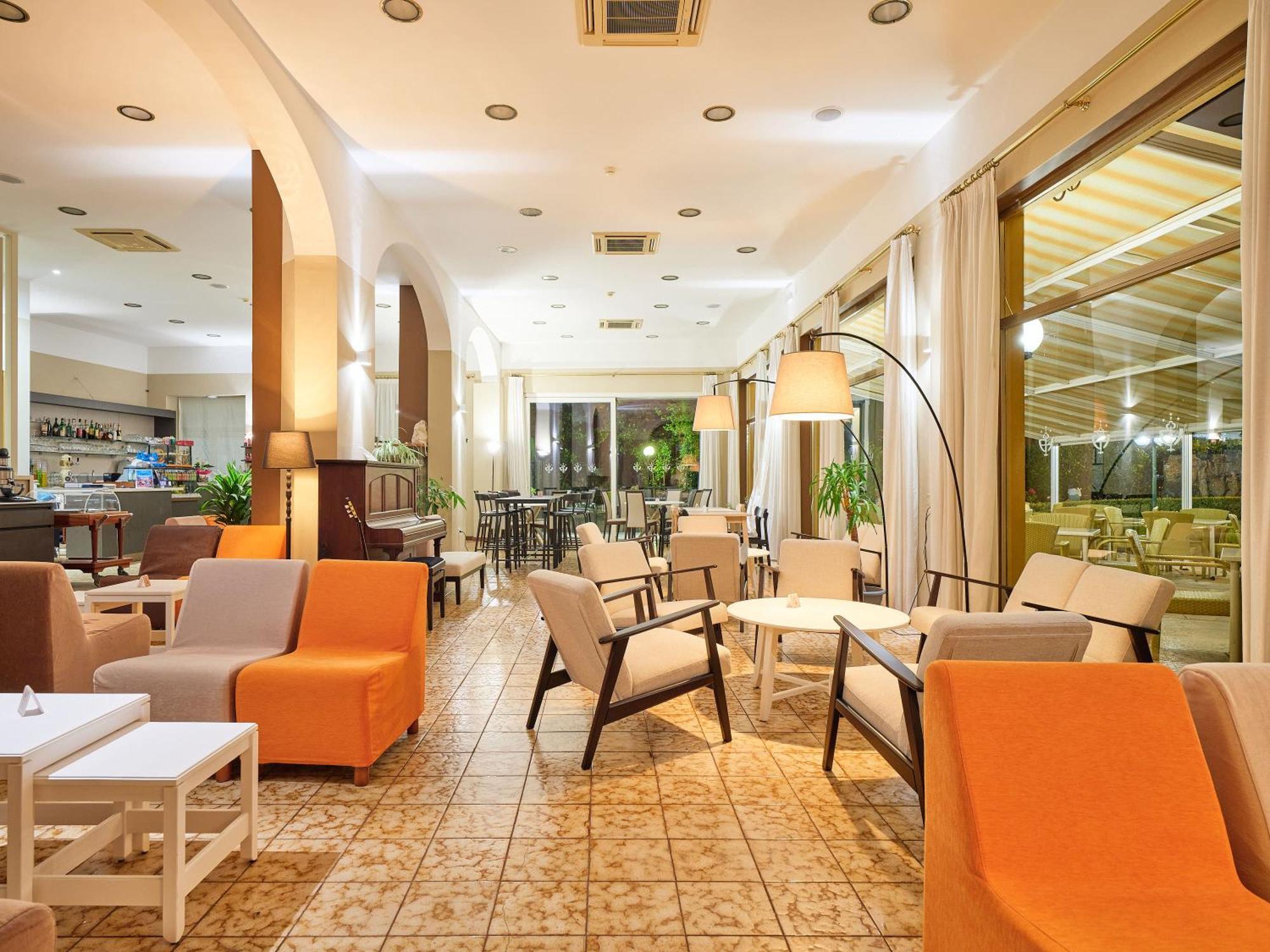 Hotel Bisesti ***S Garda  Exterior photo