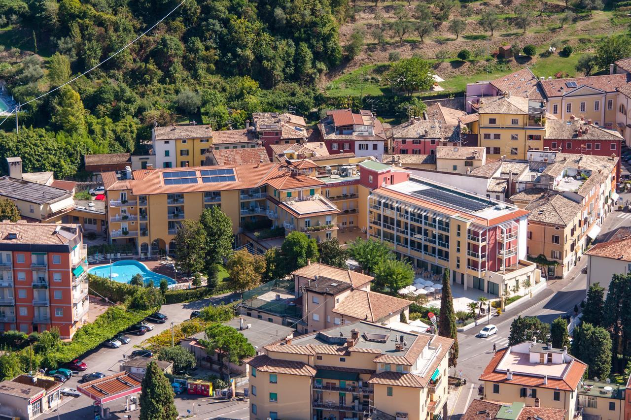 Hotel Bisesti ***S Garda  Exterior photo